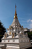 Chiang Mai - The Wat Chedi Luang, white Chedi dedicated to the former abbots of the Wat with their bronze statues in niches. 